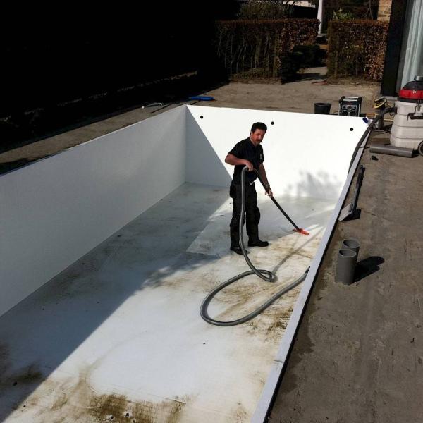 Reinigen van zwembaden en jacuzzi's